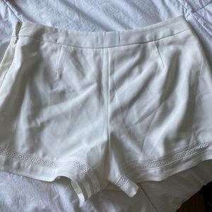 Dainty Hooligan white shorts